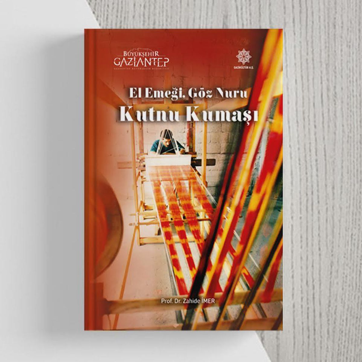 'El Emeği, Göz Nuru Kutnu Kumaşı' adlı kitabı elektronik ortamda yayımladı