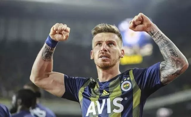 Erzurumspor maçının kadrosuna alınmayan Serdar Aziz, sosyal medya hesabından her şeyi sildi Erzurumspor maçının kadrosuna alınmayan Serdar Aziz, sosyal medya hesabından her şeyi sildi