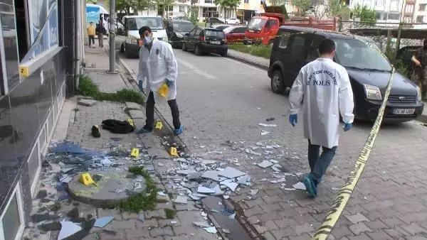 ESENYURT'TA SİLAHLI KAVGA; 1 YARALI ESENYURT'TA SİLAHLI KAVGA; 1 YARALI