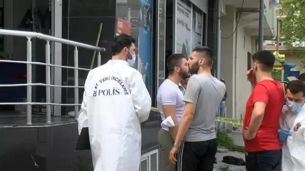 ESENYURT'TA SİLAHLI KAVGA; 1 YARALI ESENYURT'TA SİLAHLI KAVGA; 1 YARALI