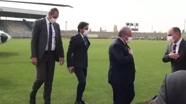 Eski AK Parti Karabük Milletvekili Burhanettin Uysal'ın cenazesi toprağa verildi Eski AK Parti Karabük Milletvekili Burhanettin Uysal'ın cenazesi toprağa verildi