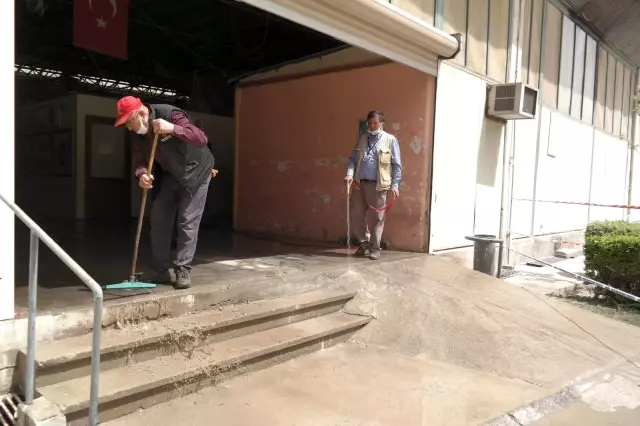 Eskişehir'de tozu dumana katan yıkım Eskişehir'de tozu dumana katan yıkım