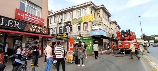 Son dakika haberleri! Eyüpsultan'da sürücü kursunda korkutan yangın Son dakika haberleri! Eyüpsultan'da sürücü kursunda korkutan yangın