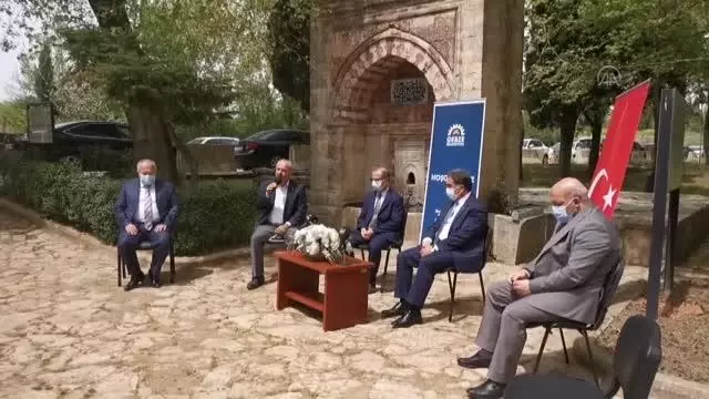 Fatih Sultan Mehmet, son otağını kurduğu Hünkar Çayırı'nda anıldı Fatih Sultan Mehmet, son otağını kurduğu Hünkar Çayırı'nda anıldı