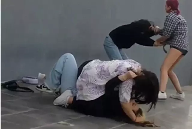 Fenomen olma kavgasında adliyeye sevk edilen 2 çocuk serbest kaldı Fenomen olma kavgasında adliyeye sevk edilen 2 çocuk serbest kaldı