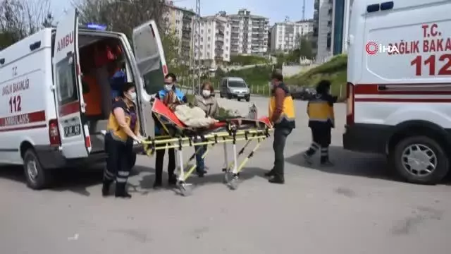 Hasta taşıyan ambulans otomobille çarpıştı Hasta taşıyan ambulans otomobille çarpıştı