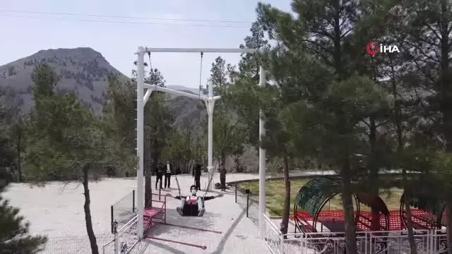 Hem korku, hem keyif veren dev salıncak Hem korku, hem keyif veren dev salıncak