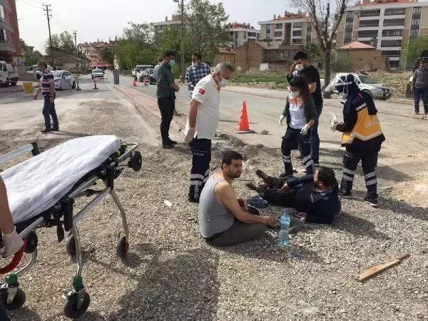 KONYA İKİ GRUP ARASINDA SİLAHLI, BIÇAKLI KAVGA 1'İ AĞIR 4 YARALI KONYA İKİ GRUP ARASINDA SİLAHLI, BIÇAKLI KAVGA 1'İ AĞIR 4 YARALI