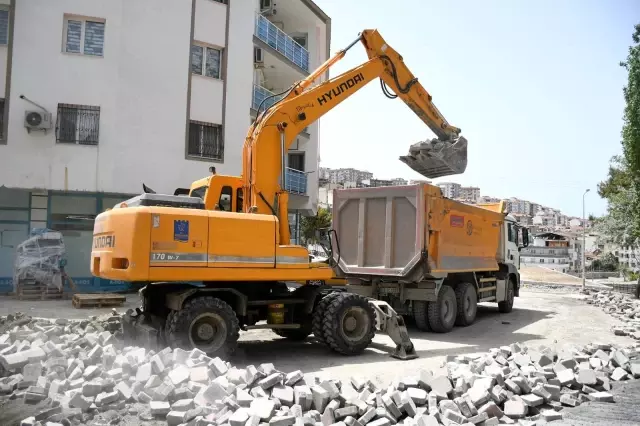 İkiçeşmelik Mahallesi'nde çalışmalar sürüyor İkiçeşmelik Mahallesi'nde çalışmalar sürüyor