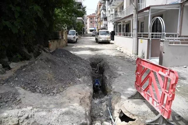 İkiçeşmelik Mahallesi'nde çalışmalar sürüyor İkiçeşmelik Mahallesi'nde çalışmalar sürüyor