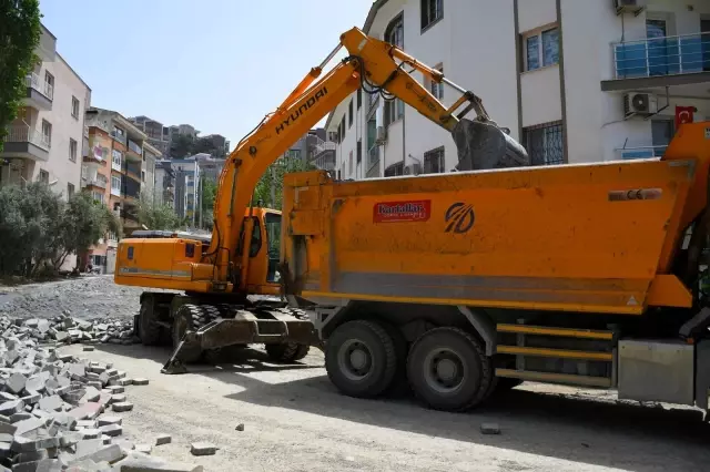 İkiçeşmelik Mahallesi'nde çalışmalar sürüyor İkiçeşmelik Mahallesi'nde çalışmalar sürüyor