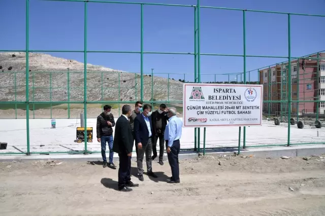 Isparta'da 16 semt spor sahası inşa ediliyor Isparta'da 16 semt spor sahası inşa ediliyor