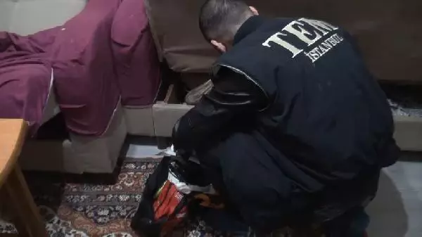 İstanbul'da terör örgütü DEAŞ operasyonunda 16 şüpheli yakalandı İstanbul'da terör örgütü DEAŞ operasyonunda 16 şüpheli yakalandı