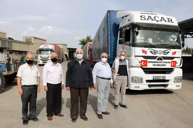 Kahramanmaraş'tan Suriye'ye 5 tır insani yardım Kahramanmaraş'tan Suriye'ye 5 tır insani yardım