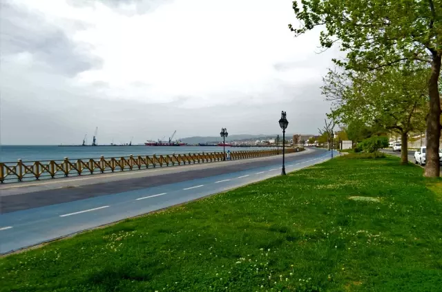 Kapanmanın 5'inci gününde sahil ve yollar sakin Kapanmanın 5'inci gününde sahil ve yollar sakin