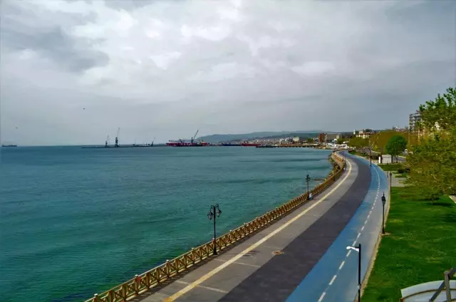 Kapanmanın 5'inci gününde sahil ve yollar sakin Kapanmanın 5'inci gününde sahil ve yollar sakin