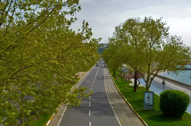 Kapanmanın 5'inci gününde sahil ve yollar sakin Kapanmanın 5'inci gününde sahil ve yollar sakin