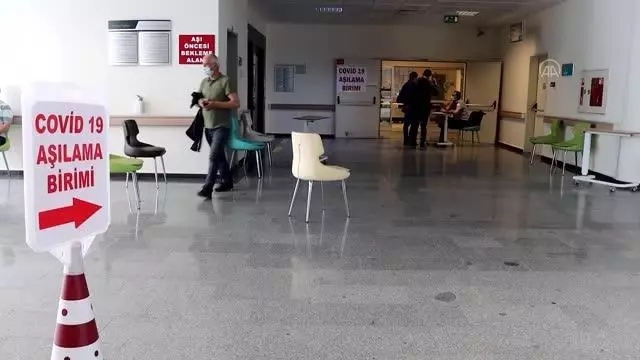 KIRKLARELİ - Trakya'da 'tam kapanma' sürecinde aşılama çalışmaları sürüyor KIRKLARELİ - Trakya'da 'tam kapanma' sürecinde aşılama çalışmaları sürüyor