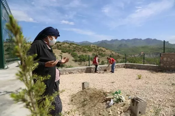 TUNCELİ KISITLAMA NEDENİYLE EŞİNİN MEZARINA GİDEMEYEN KADINA VALİDEN ÖZEL İZİN