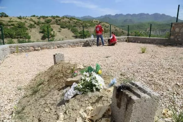 TUNCELİ KISITLAMA NEDENİYLE EŞİNİN MEZARINA GİDEMEYEN KADINA VALİDEN ÖZEL İZİN