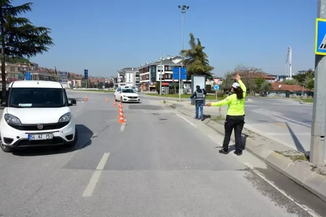 Kısıtlamaları ihlal eden 732 kişiye 706 bin 852 TL ceza Kısıtlamaları ihlal eden 732 kişiye 706 bin 852 TL ceza