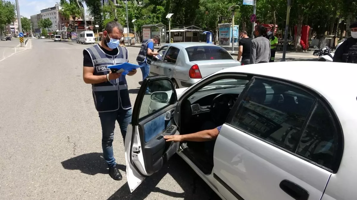 Kısıtlamanın ilk beş gününde 667 bin 350 TL para cezası 1 kisitlamanin ilk bes gununde 667 bin 350 tl p 14108347 amp