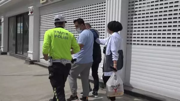 SAKARYA KISITLAMAYA UYMAYAN ÇİFT POLİSE TEPKİ GÖSTERDİ SAKARYA KISITLAMAYA UYMAYAN ÇİFT POLİSE TEPKİ GÖSTERDİ