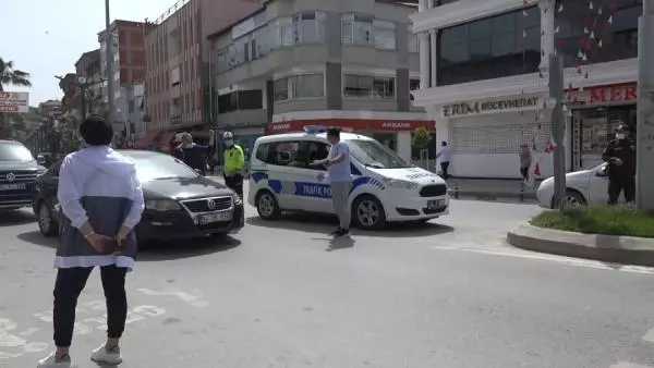 SAKARYA KISITLAMAYA UYMAYAN ÇİFT POLİSE TEPKİ GÖSTERDİ SAKARYA KISITLAMAYA UYMAYAN ÇİFT POLİSE TEPKİ GÖSTERDİ