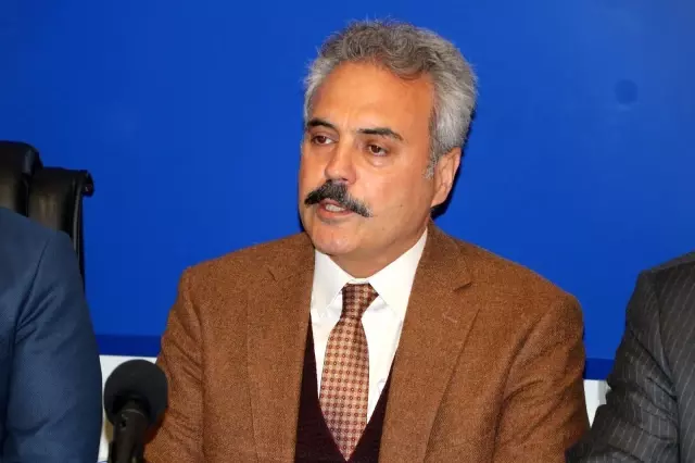 Korona virüsten hayatını kaybeden eski AK Parti Milletvekili Uysal son yolculuğuna uğurlandı Korona virüsten hayatını kaybeden eski AK Parti Milletvekili Uysal son yolculuğuna uğurlandı