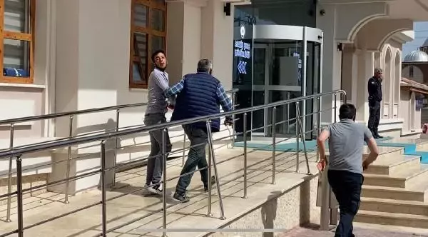 Kuzenini öldürüp, yengesini yaralayan zanlı: İmalı bakıştıklarını fark ettim, ilişkileri vardı Kuzenini öldürüp, yengesini yaralayan zanlı: İmalı bakıştıklarını fark ettim, ilişkileri vardı