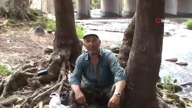 Manyas Ketenlik deresi siyaha büründü Manyas Ketenlik deresi siyaha büründü