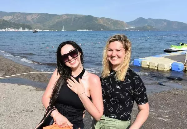 MUĞLA MARMARİS'E TURİSTLER DENİZ VE SESSİZLİĞİN KEYFİNİ ÇIKARDI MUĞLA MARMARİS'E TURİSTLER DENİZ VE SESSİZLİĞİN KEYFİNİ ÇIKARDI