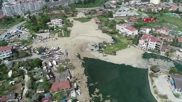 MENEKŞE DERESİ DENİZ SALYASI İLE KAPLANDI MENEKŞE DERESİ DENİZ SALYASI İLE KAPLANDI