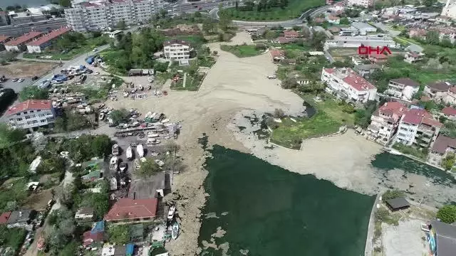MENEKŞE DERESİ DENİZ SALYASI İLE KAPLANDI MENEKŞE DERESİ DENİZ SALYASI İLE KAPLANDI