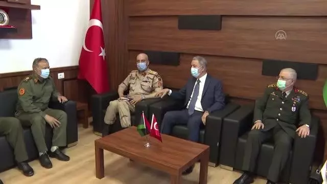Milli Savunma Bakanı Akar, Libya Genelkurmay Başkanı Orgeneral El-Haddad ile görüştü Milli Savunma Bakanı Akar, Libya Genelkurmay Başkanı Orgeneral El-Haddad ile görüştü