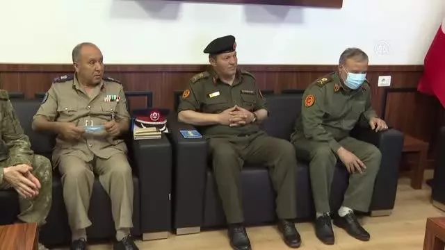 Milli Savunma Bakanı Akar, Libya Genelkurmay Başkanı Orgeneral El-Haddad ile görüştü Milli Savunma Bakanı Akar, Libya Genelkurmay Başkanı Orgeneral El-Haddad ile görüştü