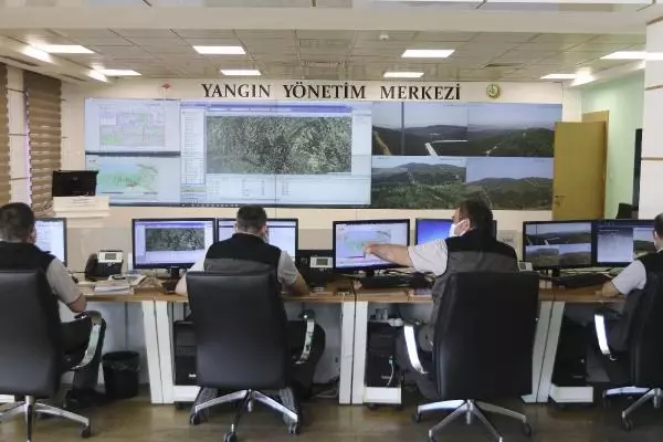 Son dakika haberi: ANKARA ORMAN YANGINLARIYLA MÜCADELEDE İHA SAYISI ARTIRILIYOR Son dakika haberi: ANKARA ORMAN YANGINLARIYLA MÜCADELEDE İHA SAYISI ARTIRILIYOR