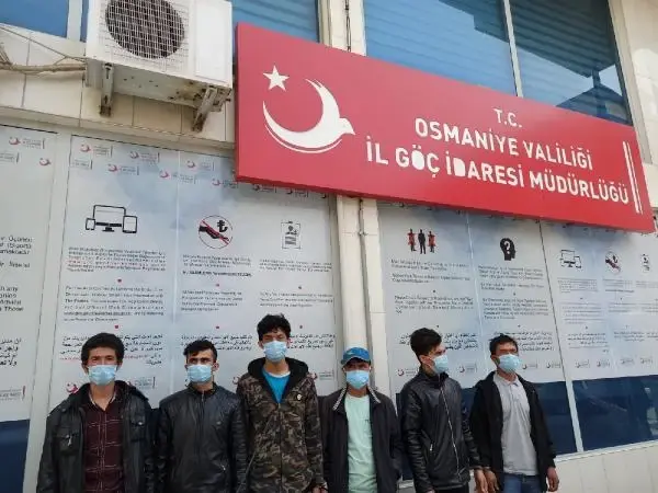 OSMANİYE'DE AFGANİSTAN UYRUKLU 9 KAÇAK GÖÇMEN YAKALANDI OSMANİYE'DE AFGANİSTAN UYRUKLU 9 KAÇAK GÖÇMEN YAKALANDI