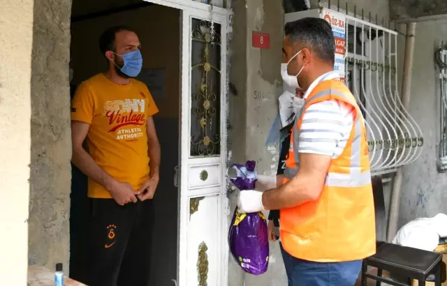 Pandemi destek ekipleri Esenyurtluların taleplerini karşılıyor Pandemi destek ekipleri Esenyurtluların taleplerini karşılıyor