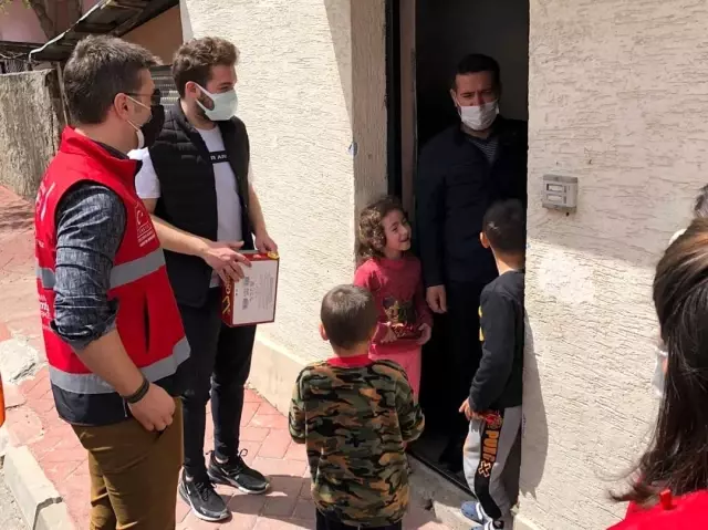 Pandemide zor durumda olan yabancı yetimlerin yardıma Göç İdaresi koştu Pandemide zor durumda olan yabancı yetimlerin yardıma Göç İdaresi koştu
