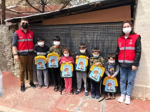 Pandemide zor durumda olan yabancı yetimlerin yardıma Göç İdaresi koştu Pandemide zor durumda olan yabancı yetimlerin yardıma Göç İdaresi koştu