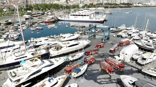 Pendik'te 20 metrelik yatta yangın paniği Pendik'te 20 metrelik yatta yangın paniği