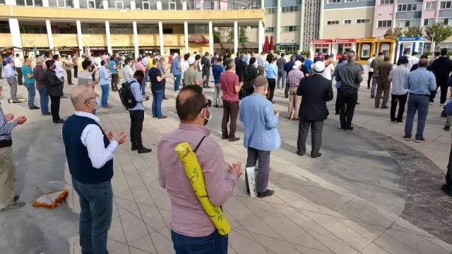 Korona virüsten hayatını kaybeden eski AK Parti Milletvekili Uysal son yolculuğuna uğurlandı Korona virüsten hayatını kaybeden eski AK Parti Milletvekili Uysal son yolculuğuna uğurlandı