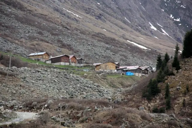 Rize'nin gözde yaylaları tam kapanmanın biteceği tarihi bekliyor Rize'nin gözde yaylaları tam kapanmanın biteceği tarihi bekliyor