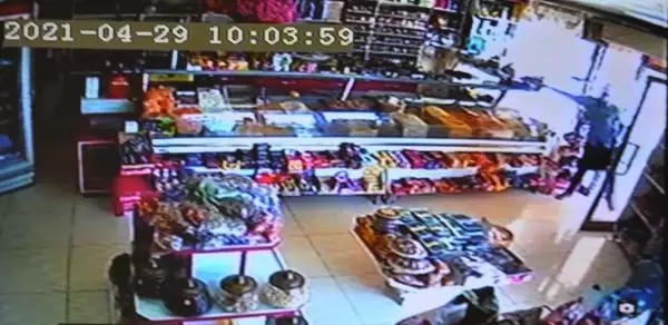 GAZİANTEP SADAKA KUTUSU HIRSIZI, GÜVENLİK KAMERASINDA GAZİANTEP SADAKA KUTUSU HIRSIZI, GÜVENLİK KAMERASINDA