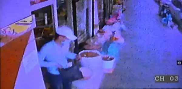 GAZİANTEP SADAKA KUTUSU HIRSIZI, GÜVENLİK KAMERASINDA GAZİANTEP SADAKA KUTUSU HIRSIZI, GÜVENLİK KAMERASINDA