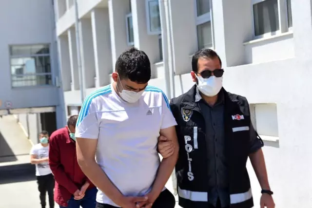 Sahte parayla cep telefonu alınca yakalandılar