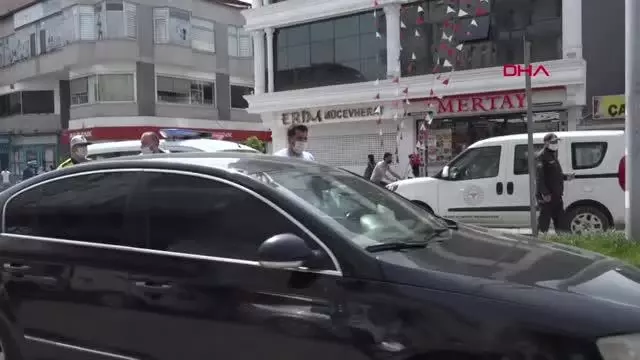 SAKARYA KISITLAMAYA UYMAYAN ÇİFT POLİSE TEPKİ GÖSTERDİ SAKARYA KISITLAMAYA UYMAYAN ÇİFT POLİSE TEPKİ GÖSTERDİ