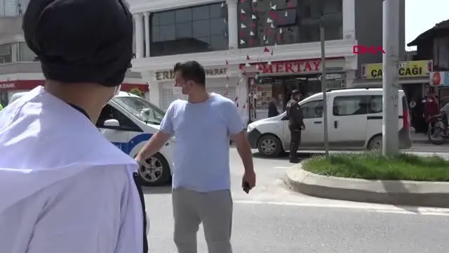 SAKARYA KISITLAMAYA UYMAYAN ÇİFT POLİSE TEPKİ GÖSTERDİ SAKARYA KISITLAMAYA UYMAYAN ÇİFT POLİSE TEPKİ GÖSTERDİ