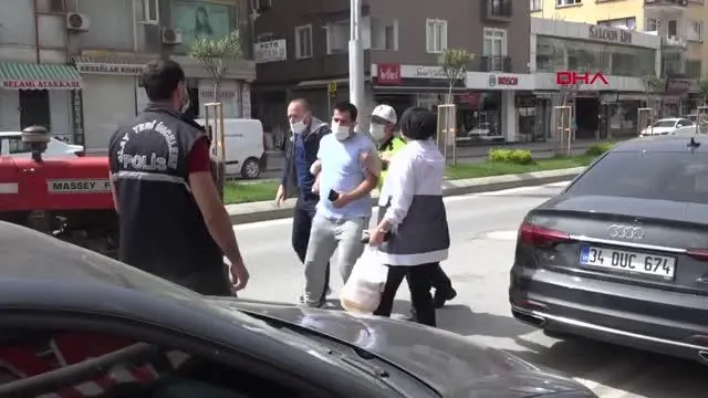 SAKARYA KISITLAMAYA UYMAYAN ÇİFT POLİSE TEPKİ GÖSTERDİ SAKARYA KISITLAMAYA UYMAYAN ÇİFT POLİSE TEPKİ GÖSTERDİ